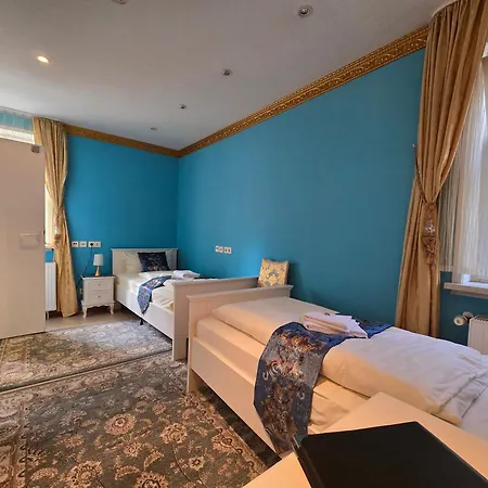 ホテル & Cafe Schachtenburg シュリッツ