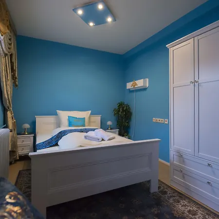 ホテル & Cafe Schachtenburg