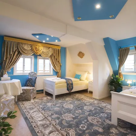 ホテル & Cafe Schachtenburg シュリッツ